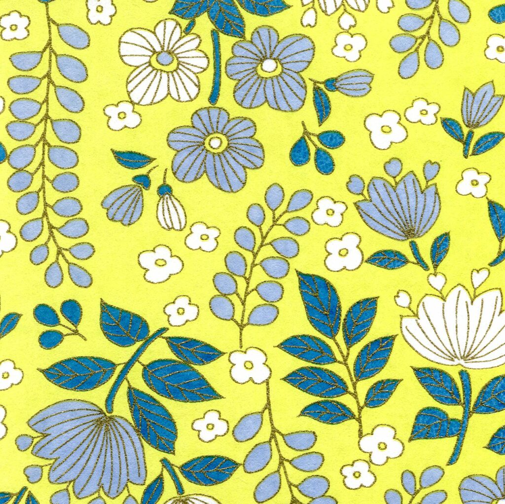 Papier japonais Fleurs, feuilles et branches blanc et gris sur fond jaune acidulé